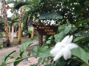 Гостиница Mustika Ocean Lodge  Batu Layar